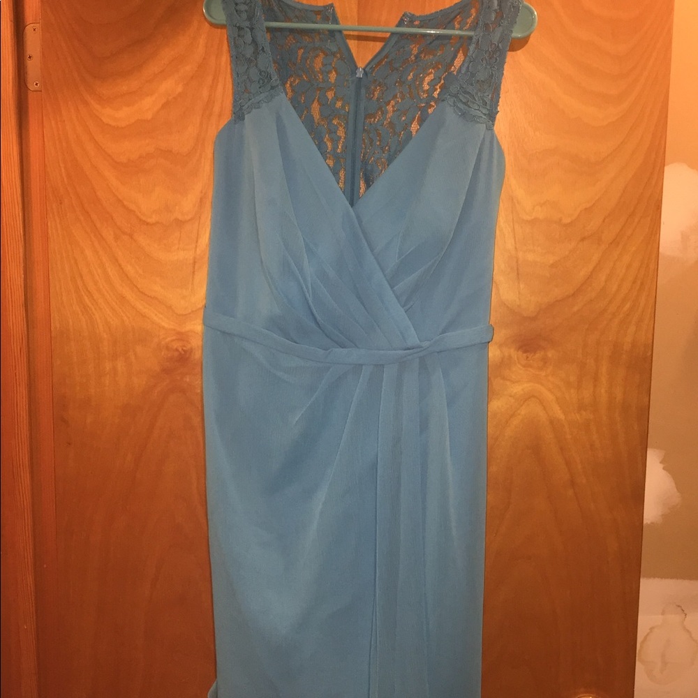 Knee Length worn once David’s bridal Malibu Plus Size Dress